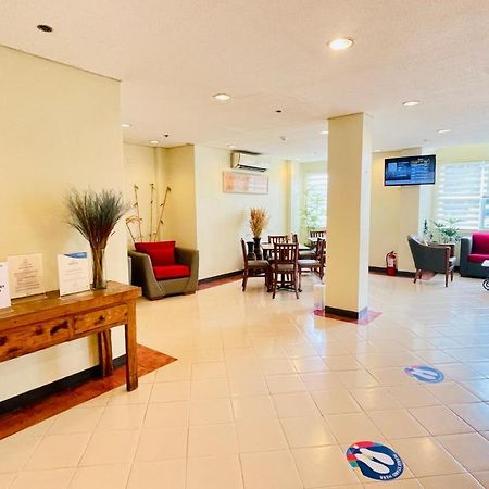 Microtel By Wyndham Tarlac Esterno foto