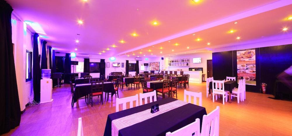 Microtel By Wyndham Tarlac Esterno foto