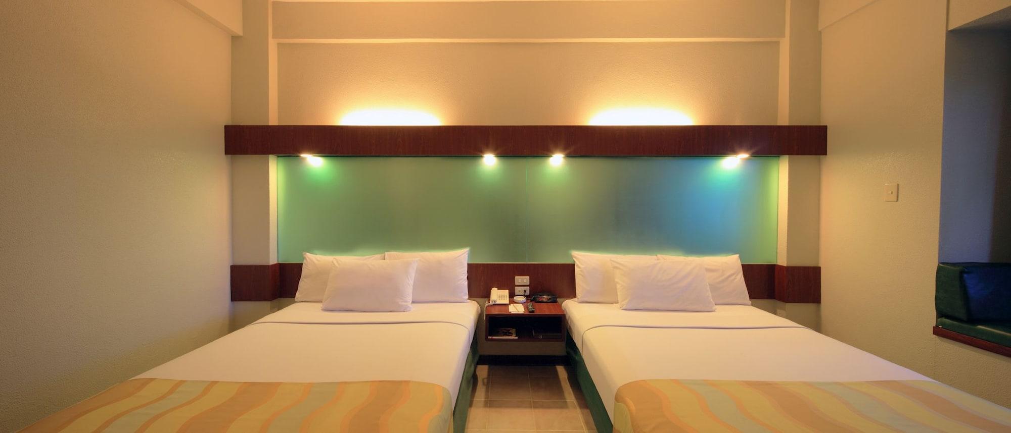 Microtel By Wyndham Tarlac Esterno foto