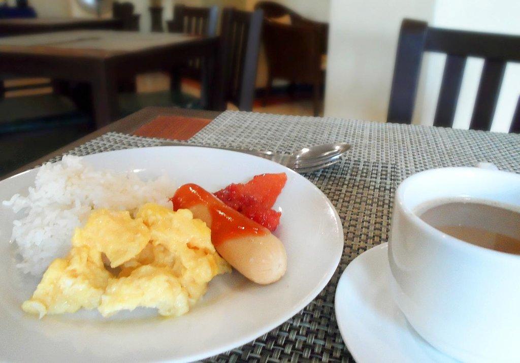 Microtel By Wyndham Tarlac Esterno foto