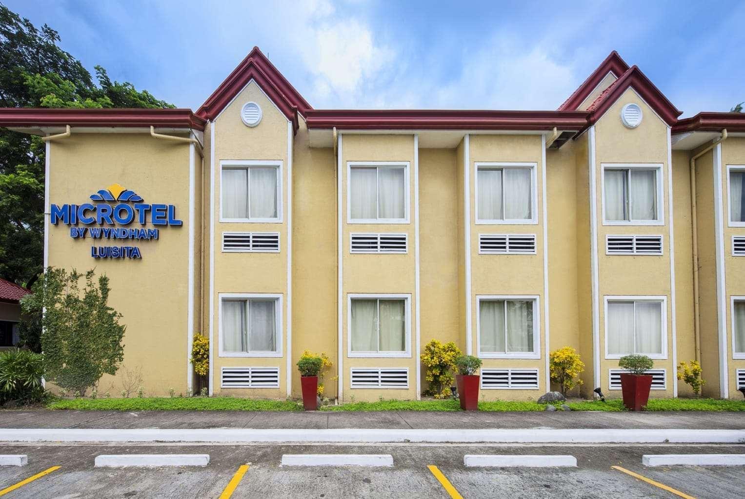 Microtel By Wyndham Tarlac Esterno foto