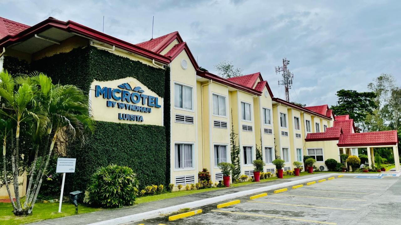 Microtel By Wyndham Tarlac Esterno foto