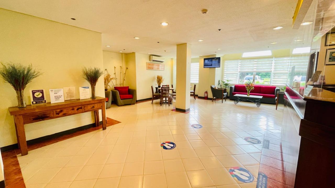 Microtel By Wyndham Tarlac Esterno foto