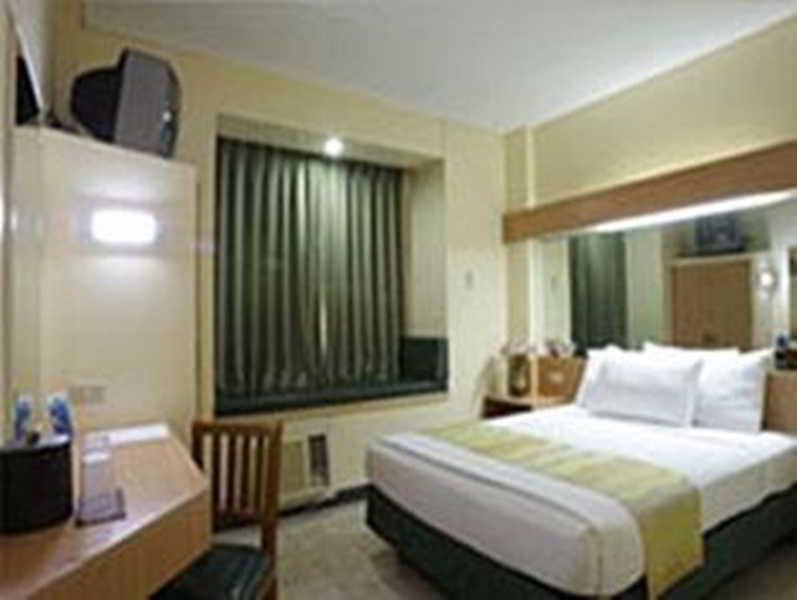 Microtel By Wyndham Tarlac Esterno foto