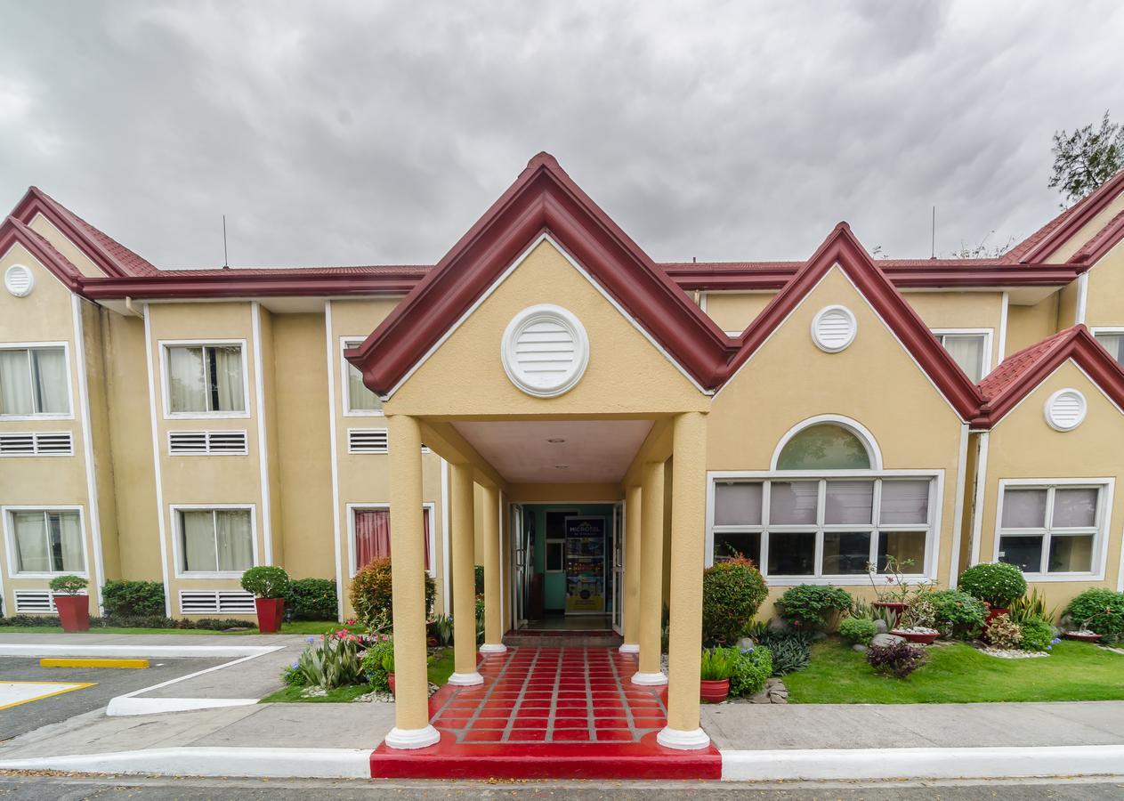 Microtel By Wyndham Tarlac Esterno foto