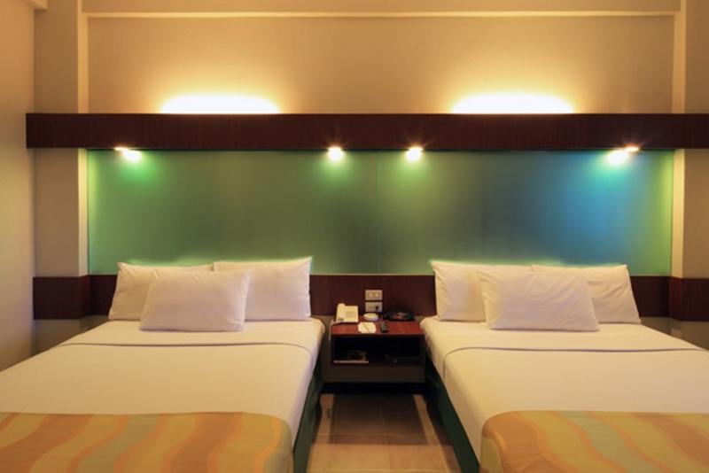 Microtel By Wyndham Tarlac Esterno foto